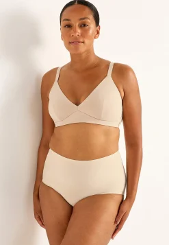 Bygellös, mjuk soft-bh Basplagg|Plus Size
