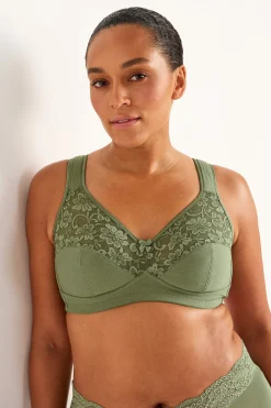 Bygellös mjuk-bh Anna Basplagg|Plus Size