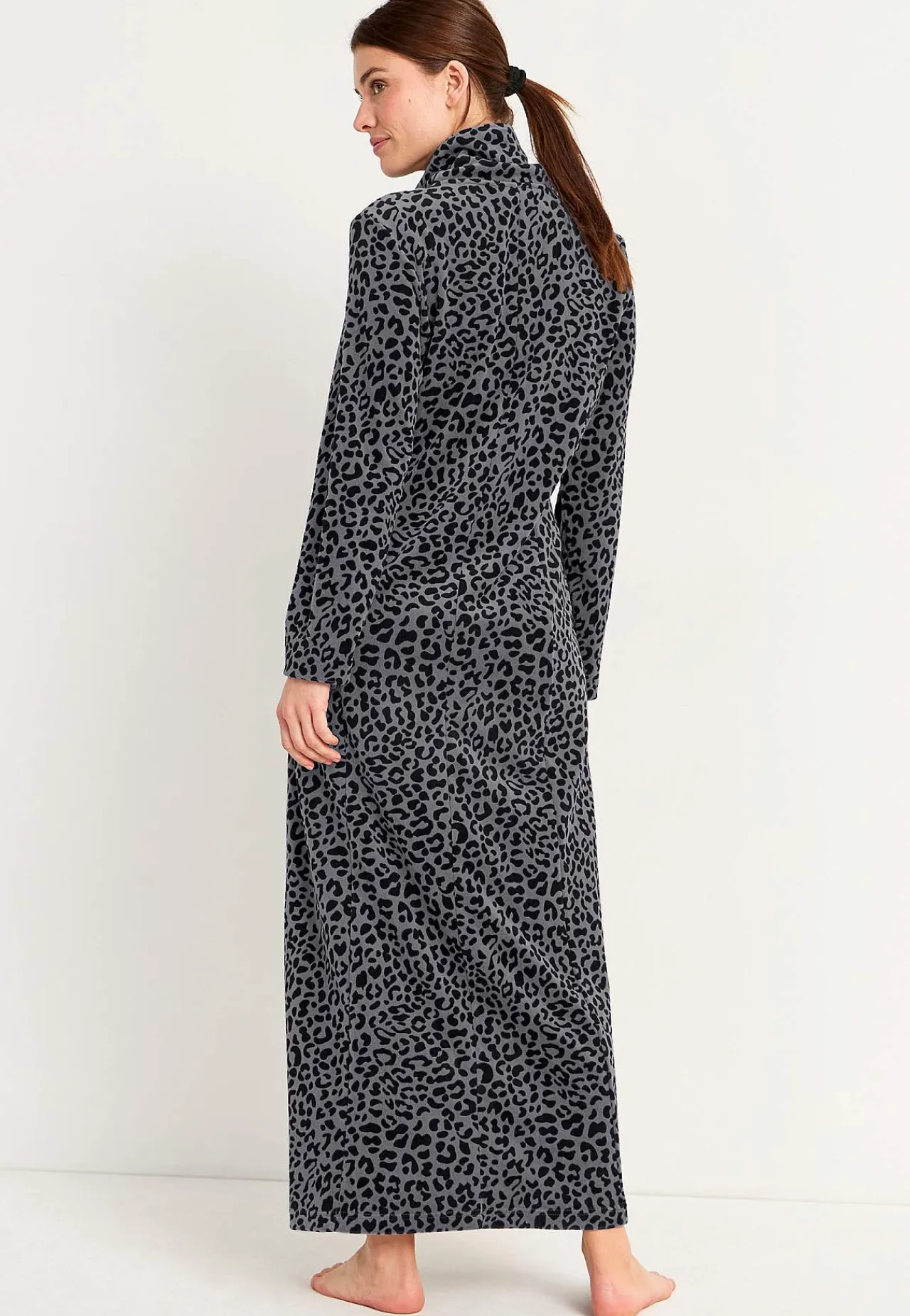 Online Lång morgonrock i velour Wilma Plus Size|Sov- & Myskläder