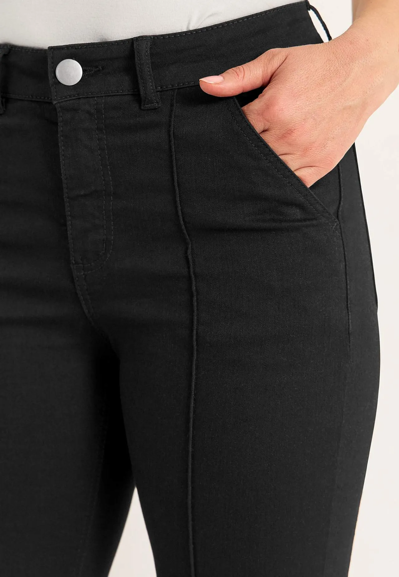 New Stretchiga caprijeans med sytt pressveck Byxor|Jeans